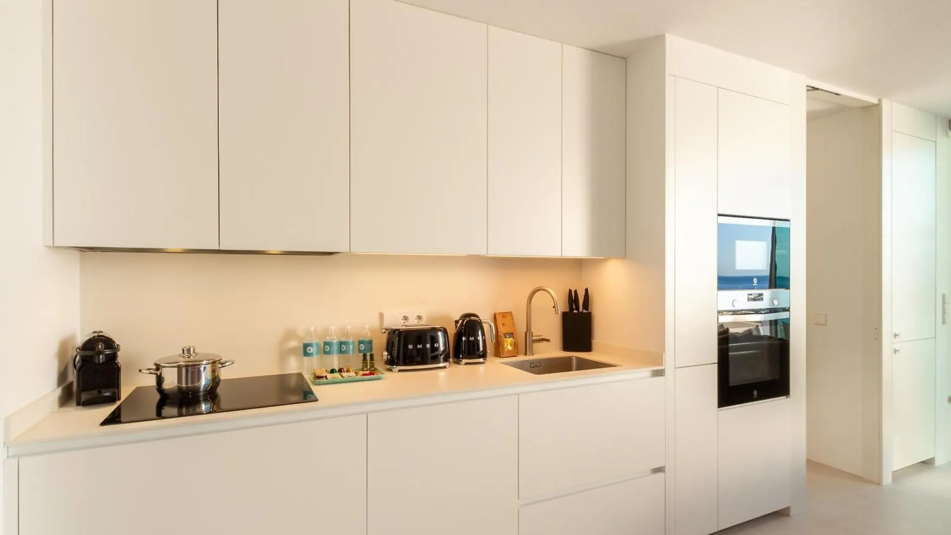 Marbella Banus Suites - Brand New And Exclusive Banus Port Seafront Flat ספרד