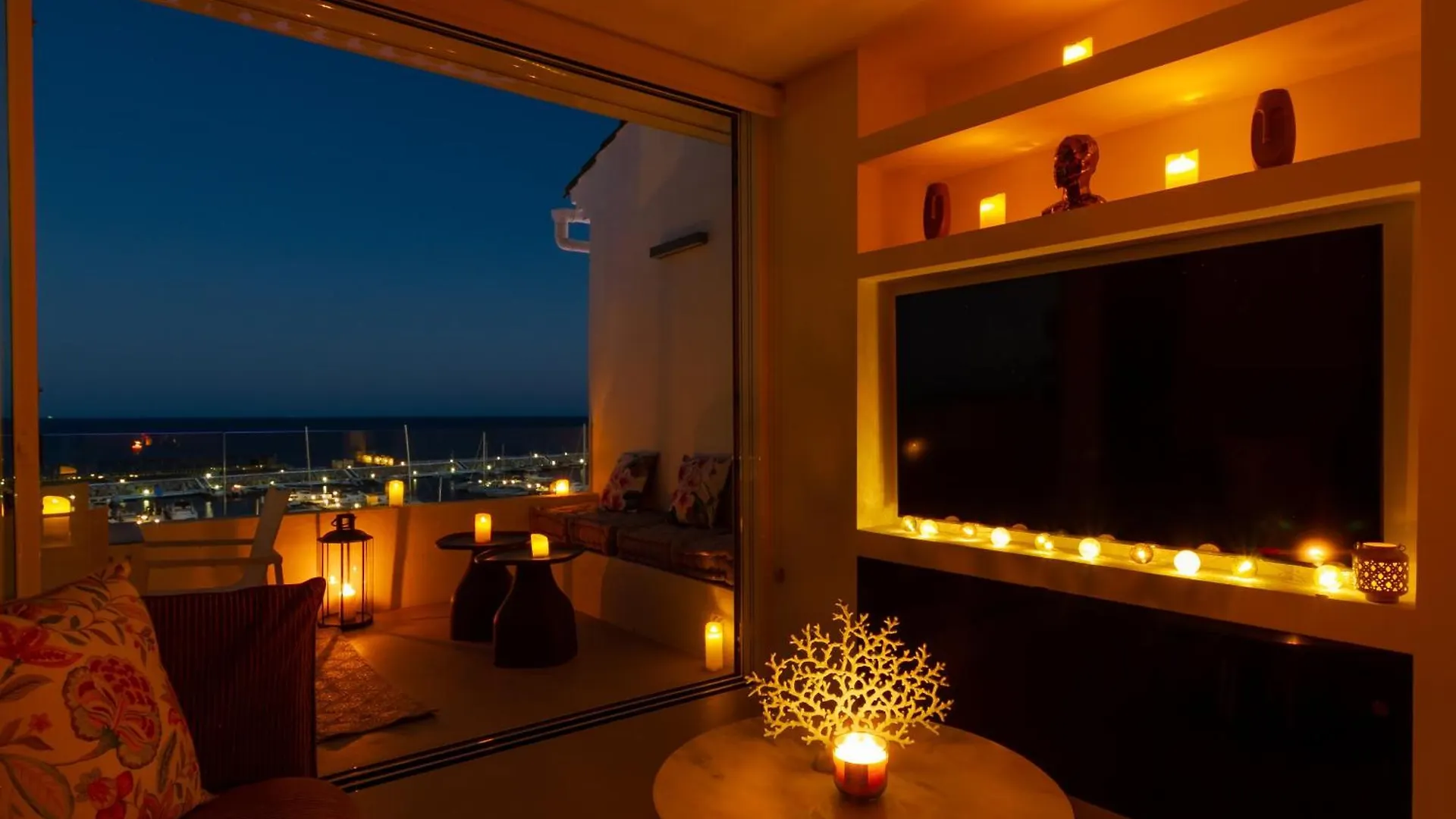 Marbella Banus Suites - Brand New And Exclusive Banus Port Seafront Flat 0*,  ספרד