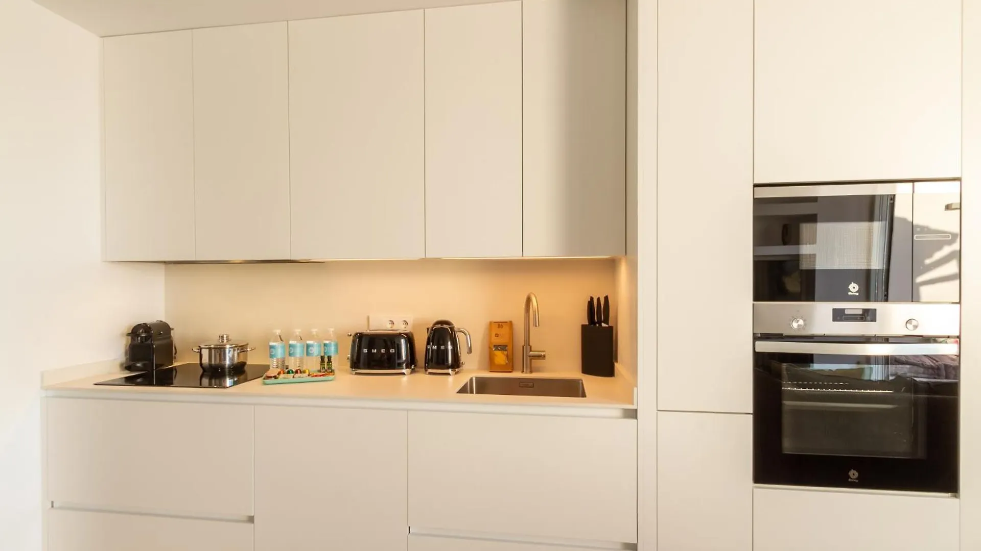 דירה Marbella Banus Suites - Brand New And Exclusive Banus Port Seafront Flat ספרד