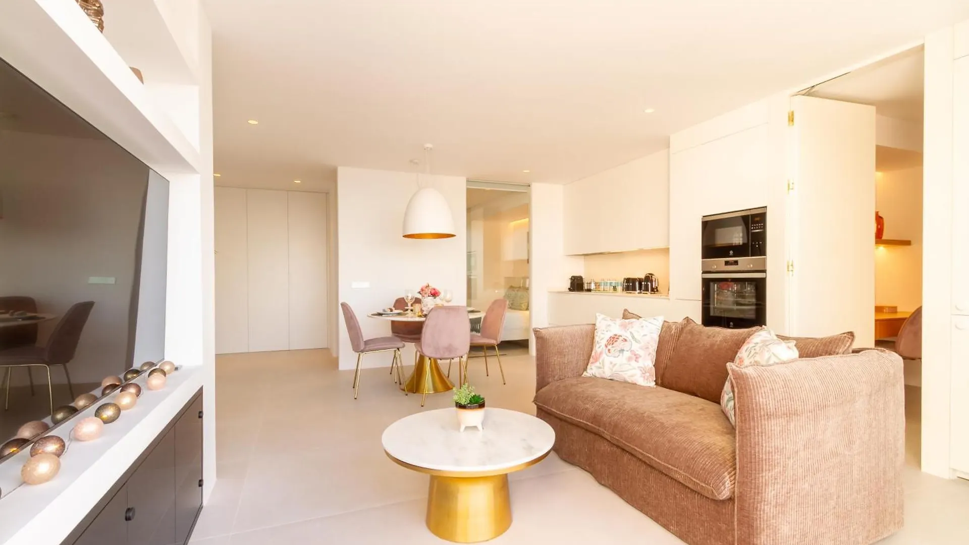 Marbella Banus Suites - Brand New And Exclusive Banus Port Seafront Flat ספרד