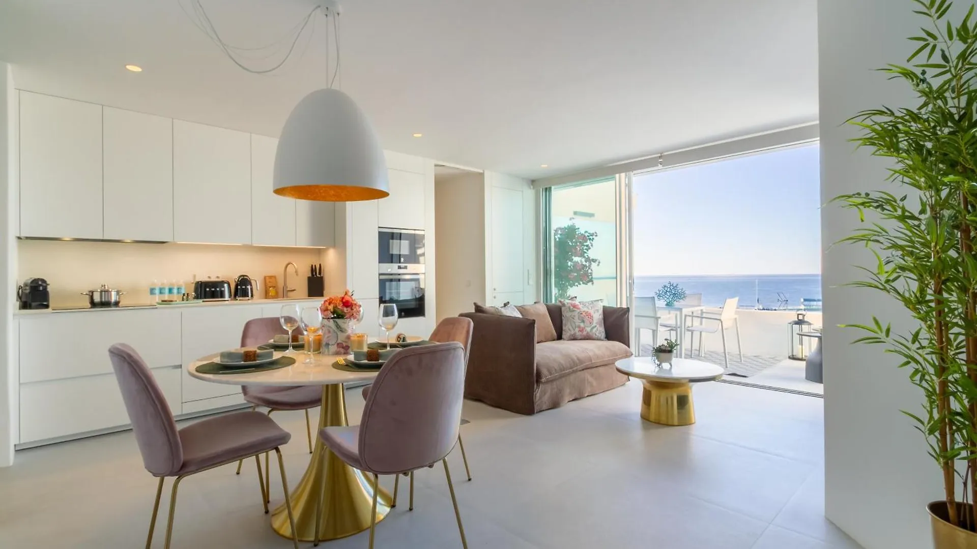 Marbella Banus Suites - Brand New And Exclusive Banus Port Seafront Flat