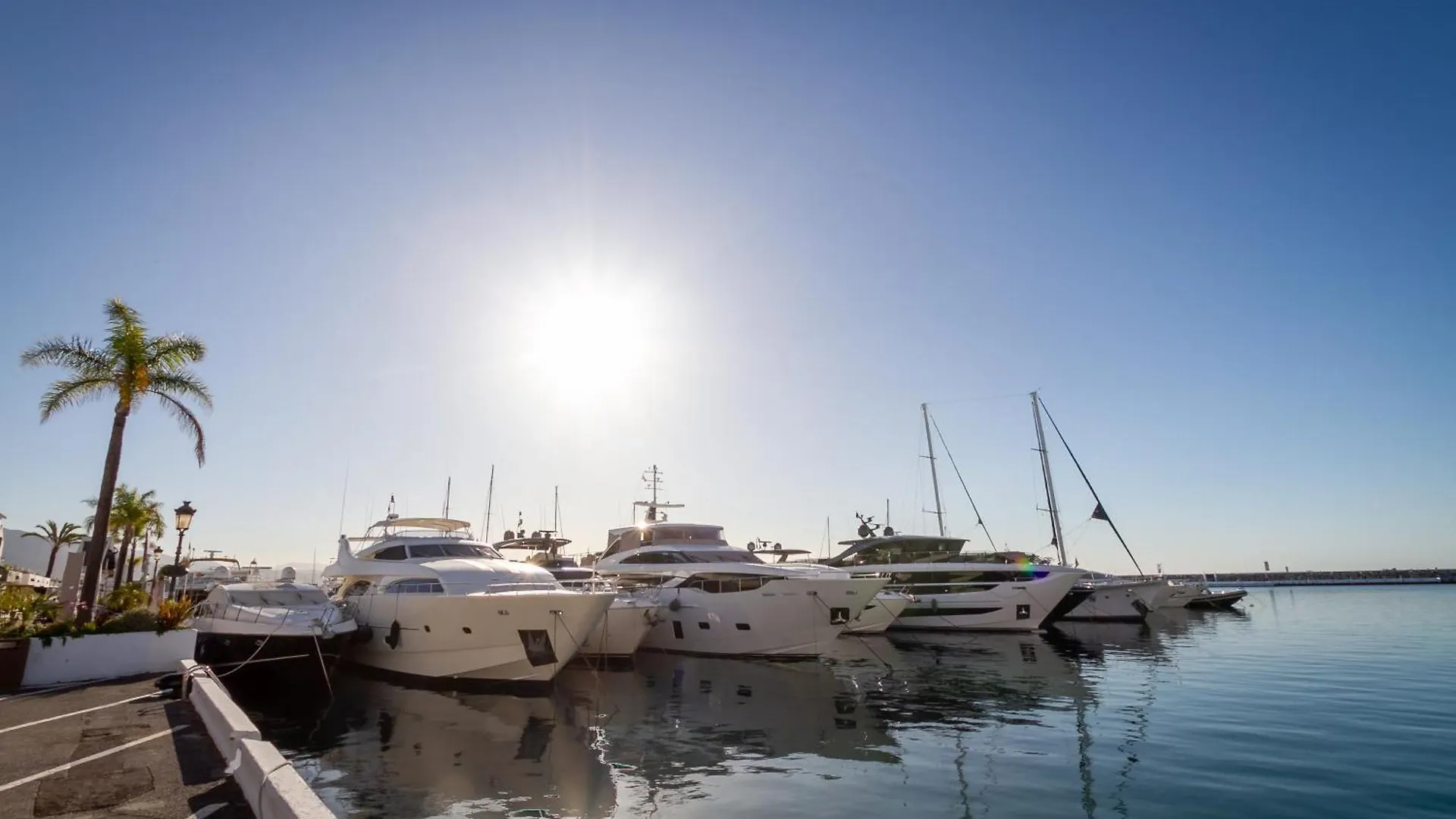 Apartment Marbella Banus Suites - Brand New And Exclusive Banus Port Seafront Flat