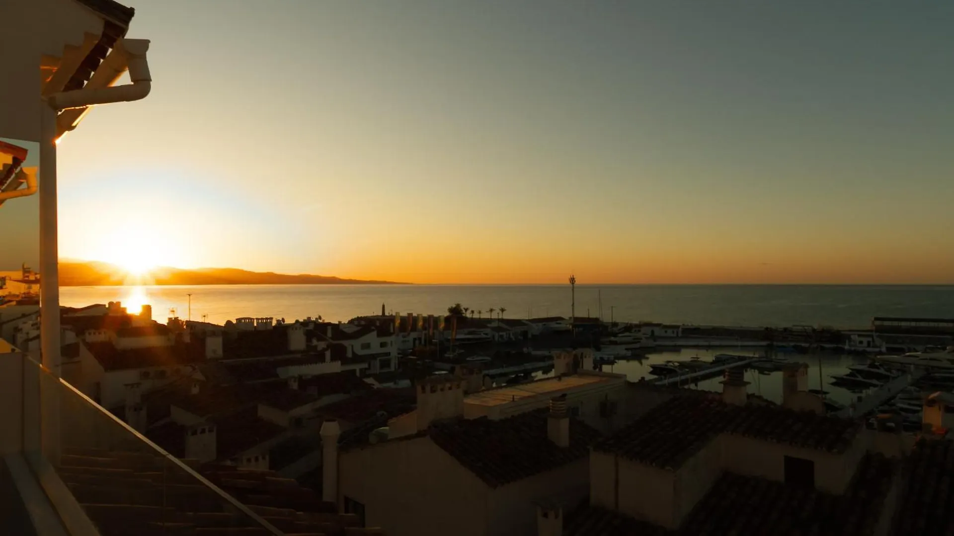 Marbella Banus Suites - Brand New And Exclusive Banus Port Seafront Flat