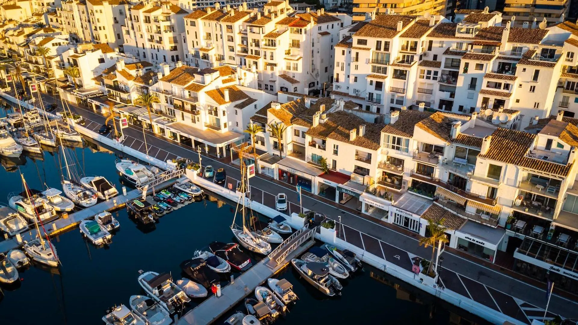 Marbella Banus Suites - Brand New And Exclusive Banus Port Seafront Flat Apartment