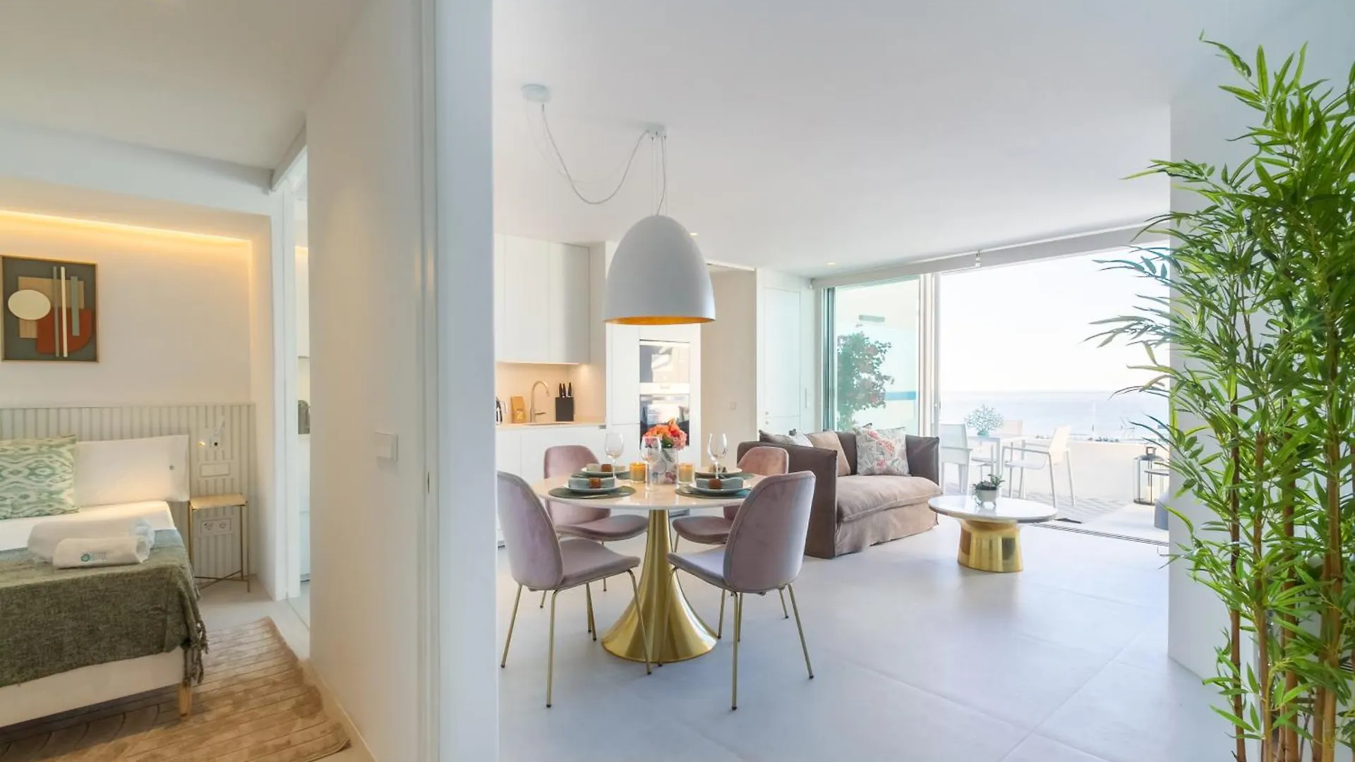 Marbella Banus Suites - Brand New And Exclusive Banus Port Seafront Flat Apartment