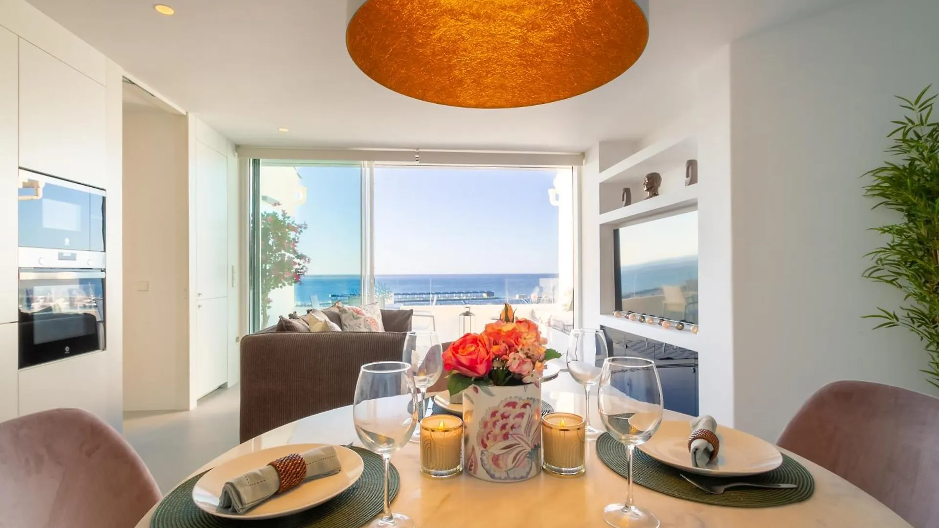 Marbella Banus Suites - Brand New And Exclusive Banus Port Seafront Flat