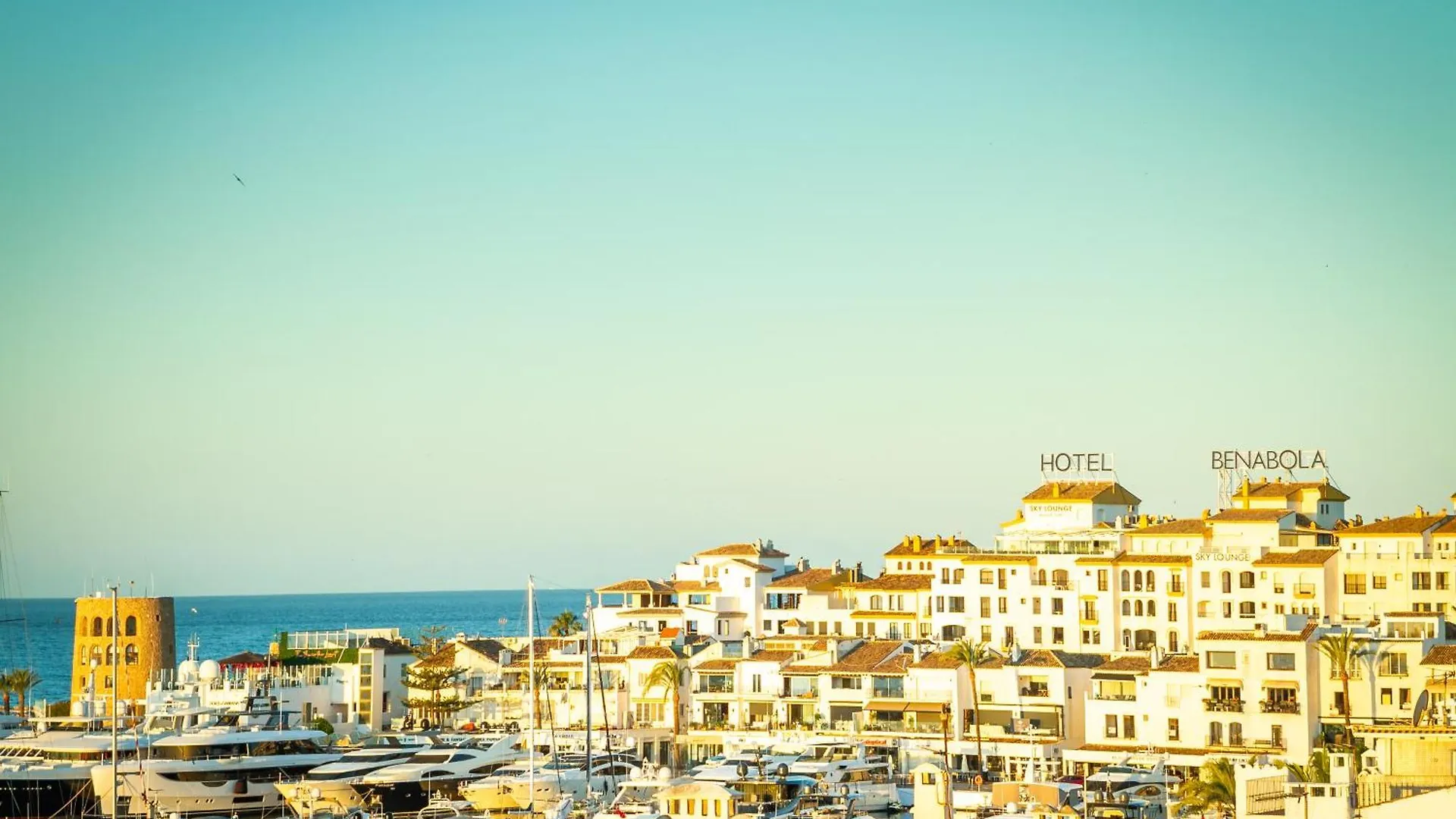 Marbella Banus Suites - Brand New And Exclusive Banus Port Seafront Flat Apartment