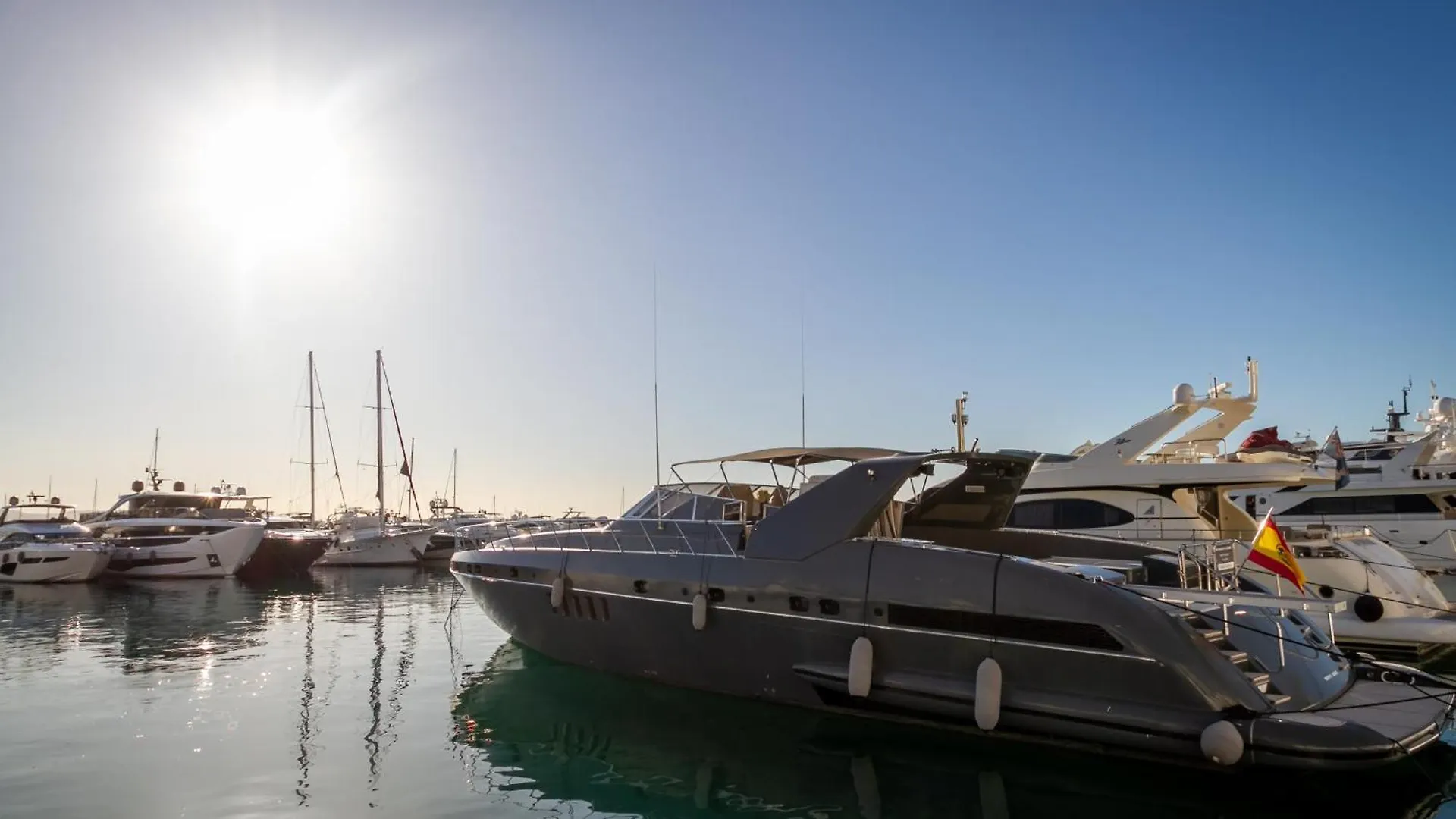 Apartment Marbella Banus Suites - Brand New And Exclusive Banus Port Seafront Flat Spain