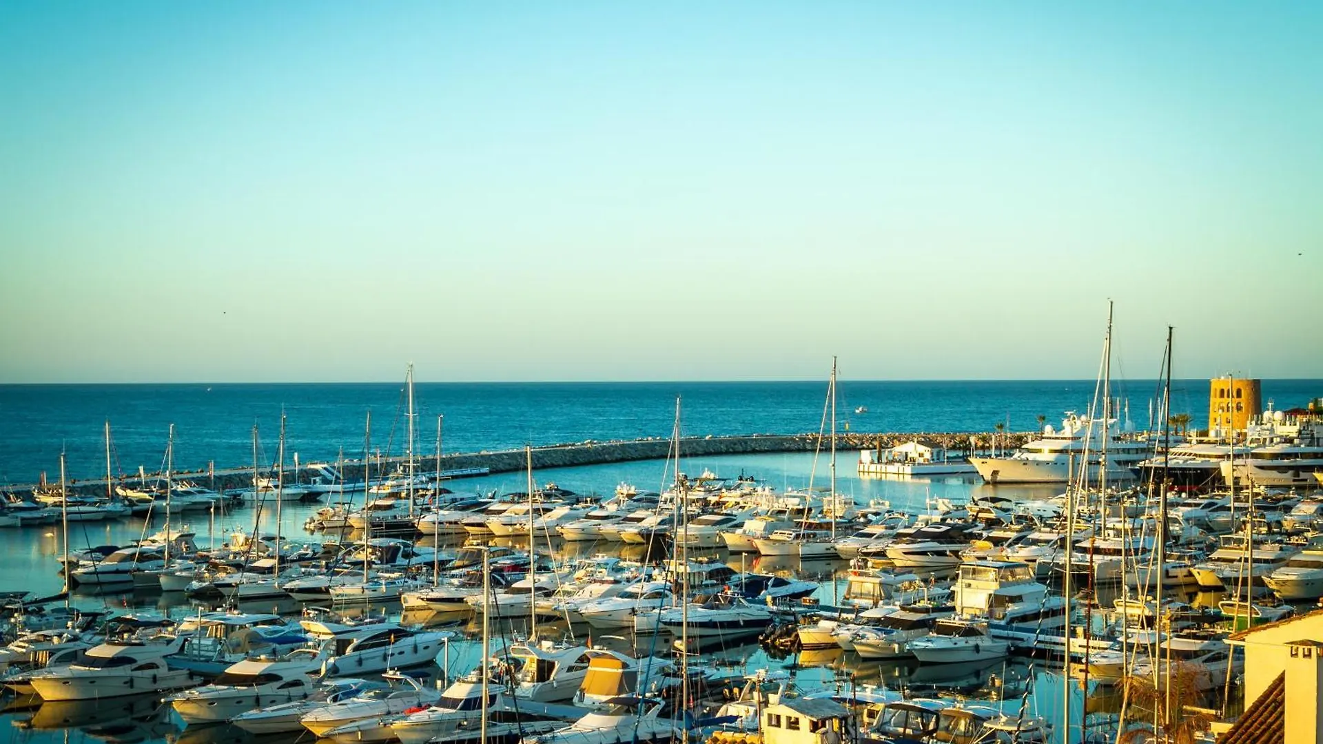 Apartment Marbella Banus Suites - Brand New And Exclusive Banus Port Seafront Flat