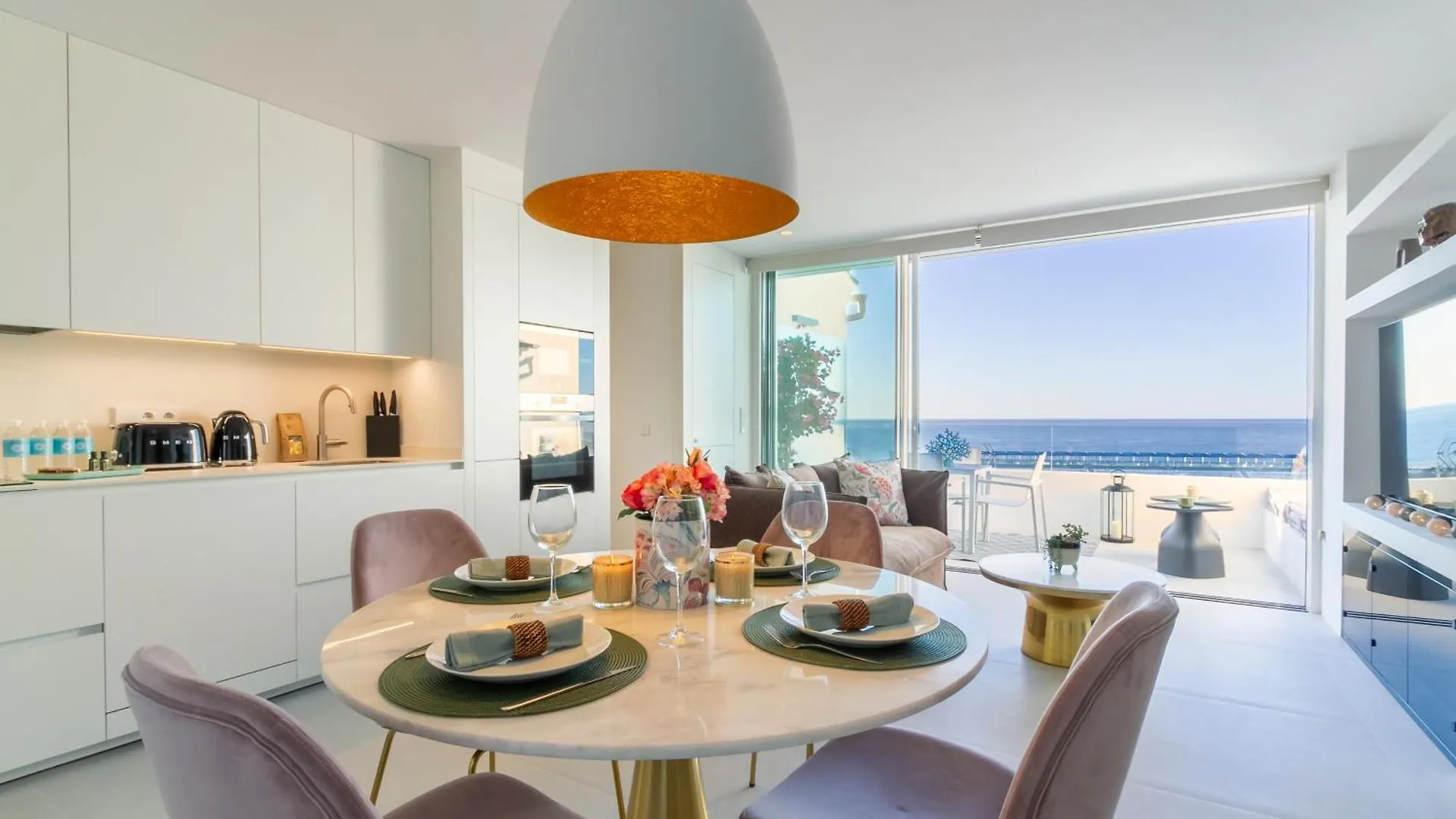Marbella Banus Suites - Brand New And Exclusive Banus Port Seafront Flat