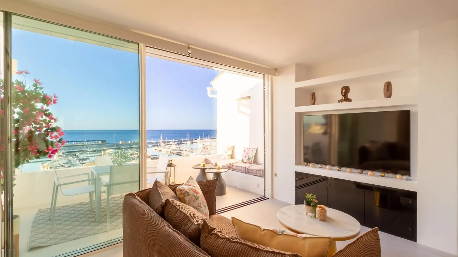 Marbella Banus Suites - Brand New And Exclusive Banus Port Seafront Flat Apartment